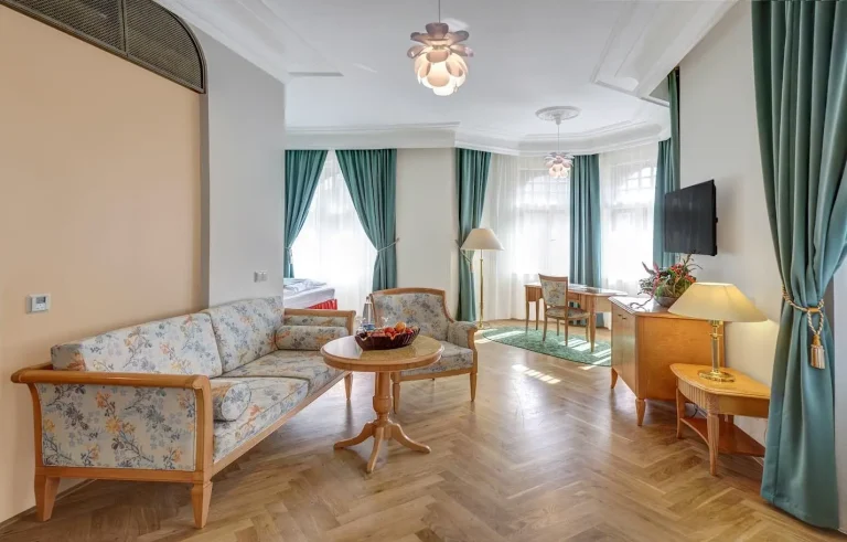 Ambassador Grandhotel